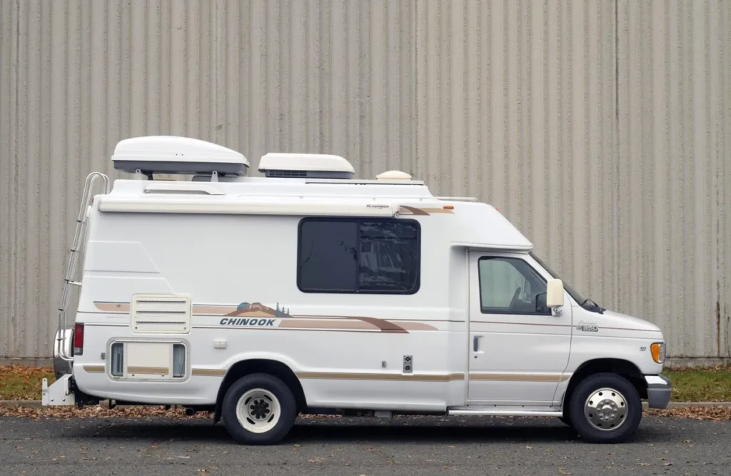 1999 Ford E-350 Super Duty Chinook Premier LT Camper