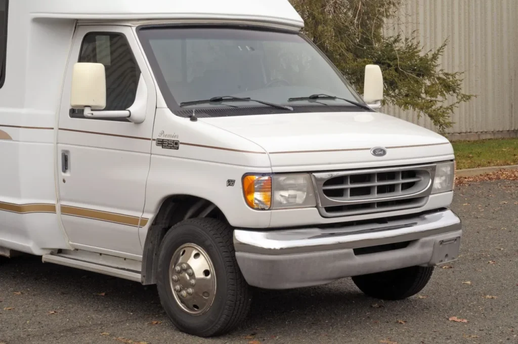 1999 Ford E-350 Super Duty Chinook Premier LT Camper