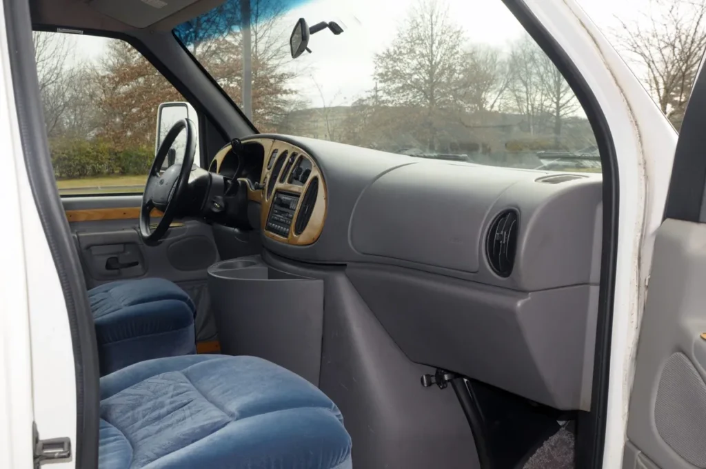 1999 Ford E-350 Super Duty Chinook Premier LT Camper