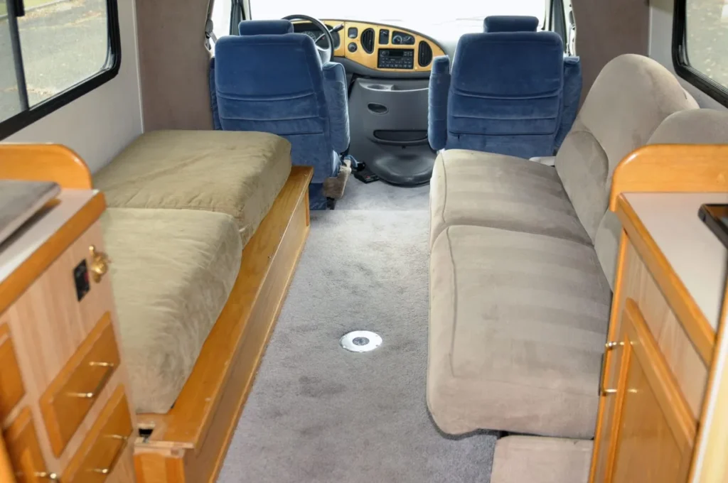 1999 Ford E-350 Super Duty Chinook Premier LT Camper