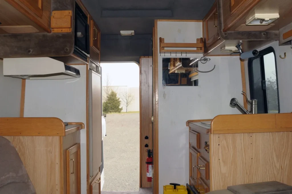 1999 Ford E-350 Super Duty Chinook Premier LT Camper